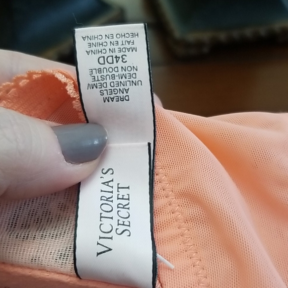 🍑 VS BRA - Picture 8 of 9